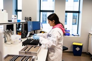 "صحت کے لیے ایک ساتھ۔ سائنس کے ساتھ کھڑے ہوں۔" عالمی یوم صحت کے موقع پر